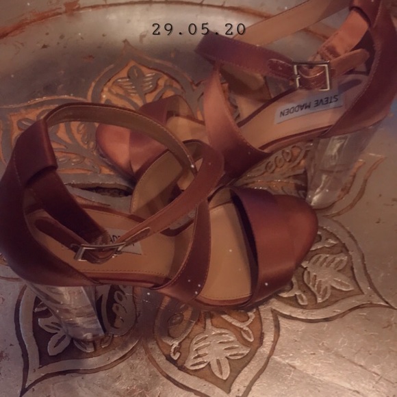 Heels - Picture 7 of 9